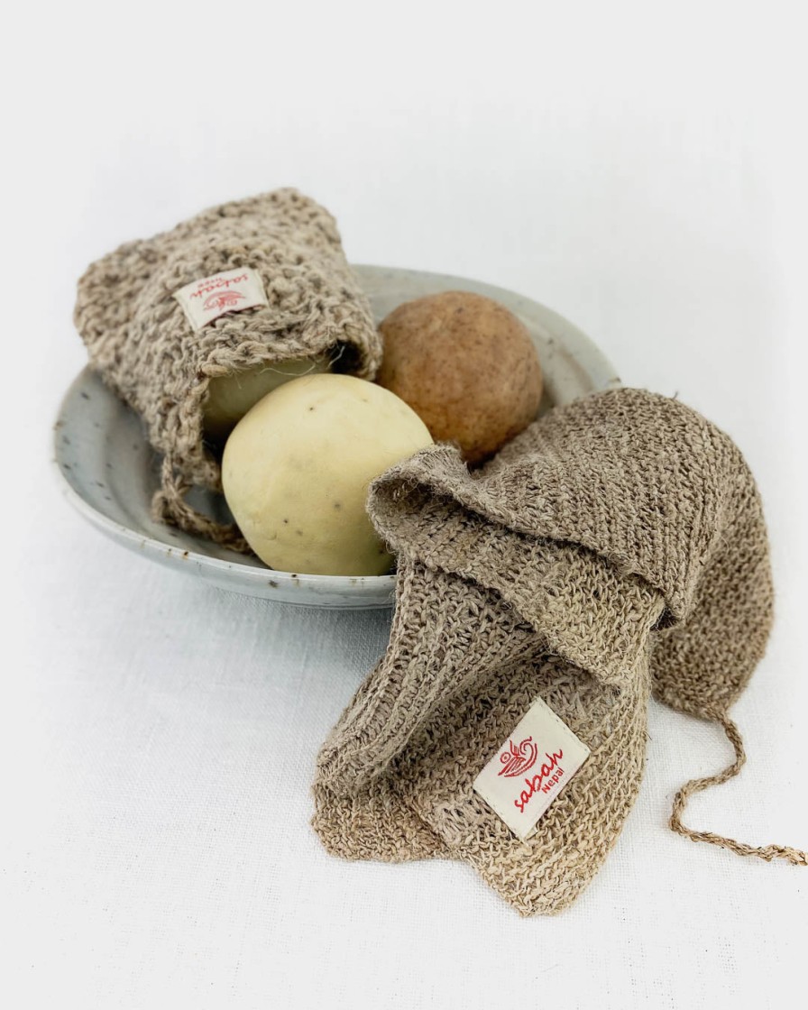 Sabah Skincare | Nettle Soap Pouch & Exfoliating Cloth